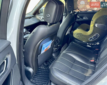 Белый Ленд Ровер Рендж Ровер Велар, объемом двигателя 2 л и пробегом 124 тыс. км за 32300 $, фото 19 на Automoto.ua