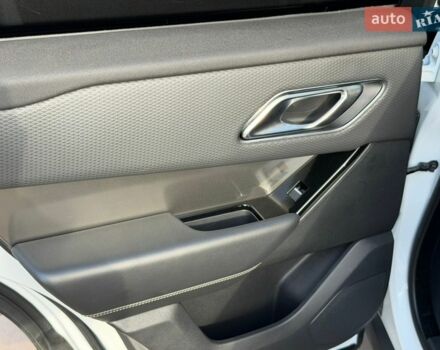 Белый Ленд Ровер Рендж Ровер Велар, объемом двигателя 2 л и пробегом 90 тыс. км за 33900 $, фото 18 на Automoto.ua