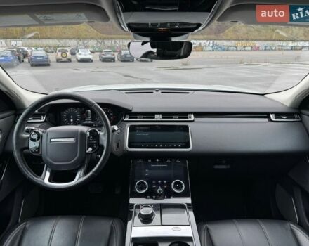 Белый Ленд Ровер Рендж Ровер Велар, объемом двигателя 3 л и пробегом 93 тыс. км за 33000 $, фото 16 на Automoto.ua