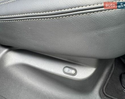 Белый Ленд Ровер Рендж Ровер Велар, объемом двигателя 3 л и пробегом 93 тыс. км за 33000 $, фото 31 на Automoto.ua