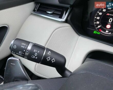 Білий Ленд Ровер Рендж Ровер Велар, об'ємом двигуна 2 л та пробігом 78 тис. км за 35900 $, фото 22 на Automoto.ua