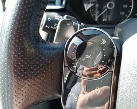 Белый Ленд Ровер Рендж Ровер Велар, объемом двигателя 2 л и пробегом 109 тыс. км за 31000 $, фото 102 на Automoto.ua