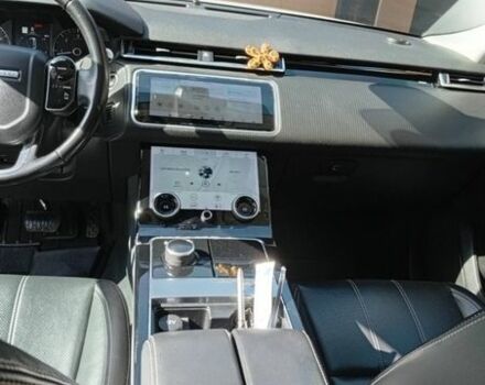 Белый Ленд Ровер Рендж Ровер Велар, объемом двигателя 2 л и пробегом 109 тыс. км за 31000 $, фото 111 на Automoto.ua