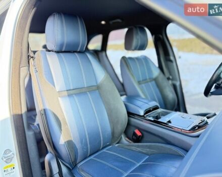 Белый Ленд Ровер Рендж Ровер Велар, объемом двигателя 2 л и пробегом 134 тыс. км за 29999 $, фото 83 на Automoto.ua