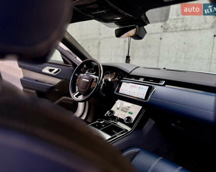 Белый Ленд Ровер Рендж Ровер Велар, объемом двигателя 2 л и пробегом 134 тыс. км за 33999 $, фото 68 на Automoto.ua