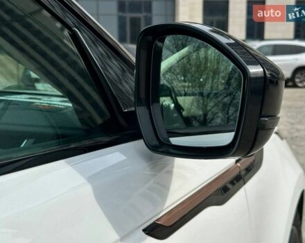 Белый Ленд Ровер Рендж Ровер Велар, объемом двигателя 2.99 л и пробегом 106 тыс. км за 39900 $, фото 9 на Automoto.ua