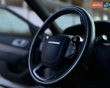 Белый Ленд Ровер Рендж Ровер Велар, объемом двигателя 2 л и пробегом 134 тыс. км за 29999 $, фото 88 на Automoto.ua