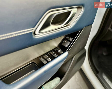 Белый Ленд Ровер Рендж Ровер Велар, объемом двигателя 2 л и пробегом 134 тыс. км за 33999 $, фото 50 на Automoto.ua