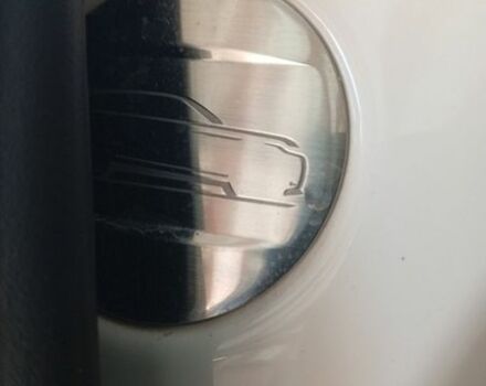 Белый Ленд Ровер Рендж Ровер Велар, объемом двигателя 2 л и пробегом 109 тыс. км за 31000 $, фото 51 на Automoto.ua