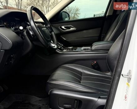 Білий Ленд Ровер Рендж Ровер Велар, об'ємом двигуна 2 л та пробігом 110 тис. км за 38500 $, фото 38 на Automoto.ua