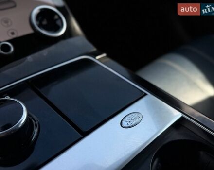 Білий Ленд Ровер Рендж Ровер Велар, об'ємом двигуна 2 л та пробігом 134 тис. км за 28999 $, фото 65 на Automoto.ua