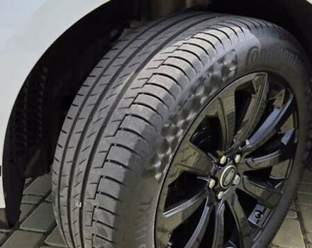 Белый Ленд Ровер Рендж Ровер Велар, объемом двигателя 3 л и пробегом 95 тыс. км за 39500 $, фото 45 на Automoto.ua