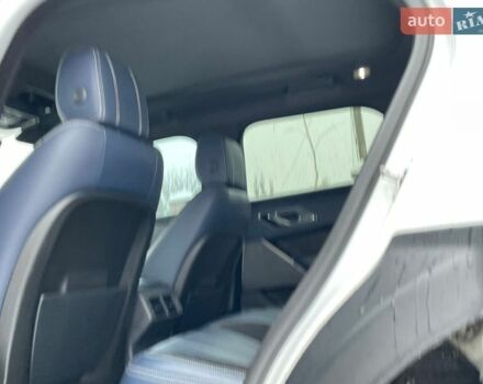 Білий Ленд Ровер Рендж Ровер Велар, об'ємом двигуна 2 л та пробігом 156 тис. км за 27000 $, фото 32 на Automoto.ua