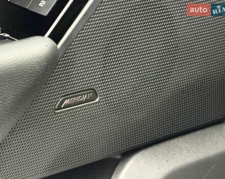 Білий Ленд Ровер Рендж Ровер Велар, об'ємом двигуна 2 л та пробігом 110 тис. км за 38500 $, фото 25 на Automoto.ua