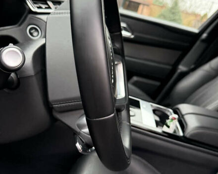 Белый Ленд Ровер Рендж Ровер Велар, объемом двигателя 2 л и пробегом 87 тыс. км за 33300 $, фото 29 на Automoto.ua