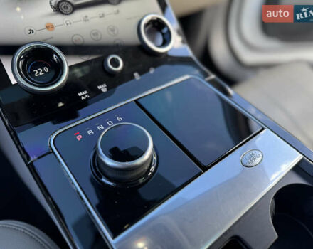 Белый Ленд Ровер Рендж Ровер Велар, объемом двигателя 2 л и пробегом 188 тыс. км за 28700 $, фото 29 на Automoto.ua