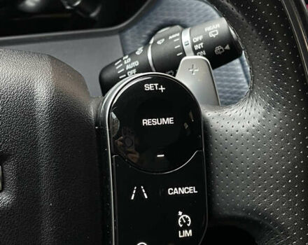 Белый Ленд Ровер Рендж Ровер Велар, объемом двигателя 2 л и пробегом 155 тыс. км за 29500 $, фото 37 на Automoto.ua