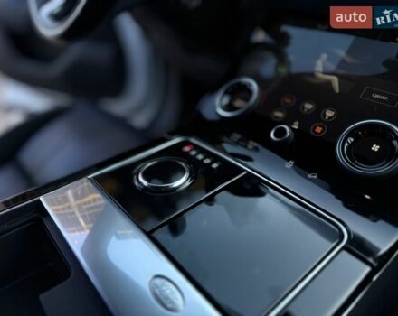 Белый Ленд Ровер Рендж Ровер Велар, объемом двигателя 2 л и пробегом 134 тыс. км за 29999 $, фото 85 на Automoto.ua