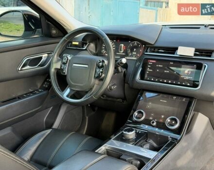 Белый Ленд Ровер Рендж Ровер Велар, объемом двигателя 2 л и пробегом 90 тыс. км за 33900 $, фото 9 на Automoto.ua