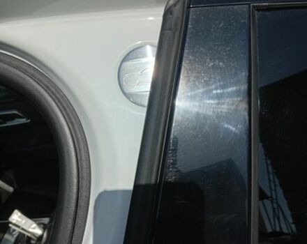 Белый Ленд Ровер Рендж Ровер Велар, объемом двигателя 2 л и пробегом 109 тыс. км за 31000 $, фото 20 на Automoto.ua