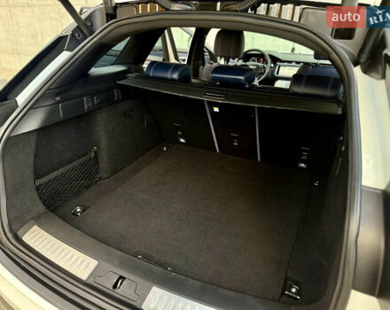 Белый Ленд Ровер Рендж Ровер Велар, объемом двигателя 2 л и пробегом 134 тыс. км за 33999 $, фото 64 на Automoto.ua