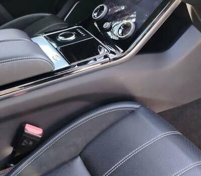 Белый Ленд Ровер Рендж Ровер Велар, объемом двигателя 3 л и пробегом 33 тыс. км за 42300 $, фото 24 на Automoto.ua