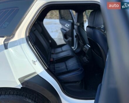 Белый Ленд Ровер Рендж Ровер Велар, объемом двигателя 2 л и пробегом 134 тыс. км за 29999 $, фото 74 на Automoto.ua