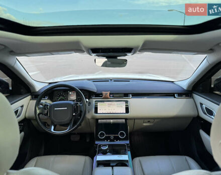 Белый Ленд Ровер Рендж Ровер Велар, объемом двигателя 2 л и пробегом 188 тыс. км за 28700 $, фото 36 на Automoto.ua