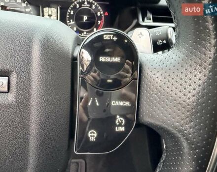 Білий Ленд Ровер Рендж Ровер Велар, об'ємом двигуна 2 л та пробігом 208 тис. км за 29999 $, фото 26 на Automoto.ua