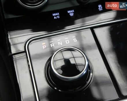 Білий Ленд Ровер Рендж Ровер Велар, об'ємом двигуна 2 л та пробігом 143 тис. км за 33500 $, фото 28 на Automoto.ua