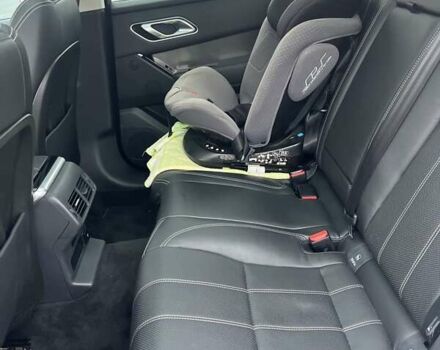 Білий Ленд Ровер Рендж Ровер Велар, об'ємом двигуна 2 л та пробігом 128 тис. км за 42000 $, фото 17 на Automoto.ua