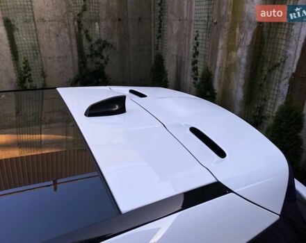 Белый Ленд Ровер Рендж Ровер Велар, объемом двигателя 2 л и пробегом 91 тыс. км за 34999 $, фото 14 на Automoto.ua