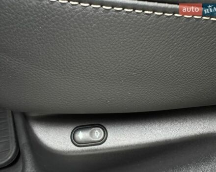 Белый Ленд Ровер Рендж Ровер Велар, объемом двигателя 3 л и пробегом 75 тыс. км за 42500 $, фото 54 на Automoto.ua