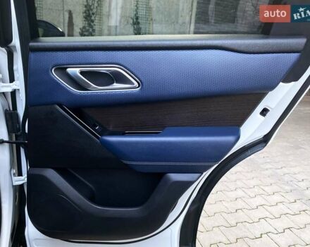 Белый Ленд Ровер Рендж Ровер Велар, объемом двигателя 2 л и пробегом 91 тыс. км за 34999 $, фото 68 на Automoto.ua