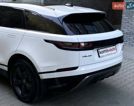 Белый Ленд Ровер Рендж Ровер Велар, объемом двигателя 2 л и пробегом 91 тыс. км за 34999 $, фото 28 на Automoto.ua