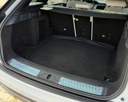 Білий Ленд Ровер Рендж Ровер Велар, об'ємом двигуна 2 л та пробігом 95 тис. км за 35800 $, фото 20 на Automoto.ua