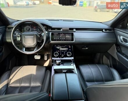 Білий Ленд Ровер Рендж Ровер Велар, об'ємом двигуна 2 л та пробігом 130 тис. км за 32200 $, фото 16 на Automoto.ua