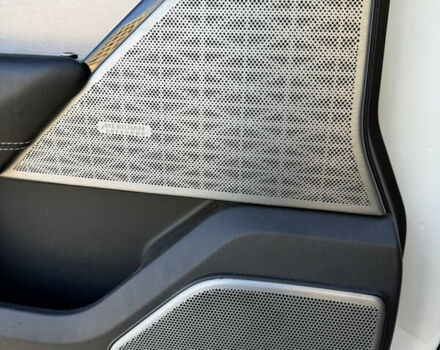 Белый Ленд Ровер Рендж Ровер Велар, объемом двигателя 3 л и пробегом 85 тыс. км за 40000 $, фото 24 на Automoto.ua