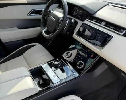Білий Ленд Ровер Рендж Ровер Велар, об'ємом двигуна 2 л та пробігом 95 тис. км за 35800 $, фото 19 на Automoto.ua