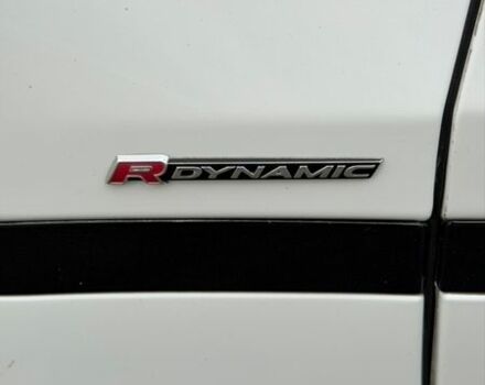 Білий Ленд Ровер Рендж Ровер Велар, об'ємом двигуна 2 л та пробігом 130 тис. км за 32200 $, фото 14 на Automoto.ua