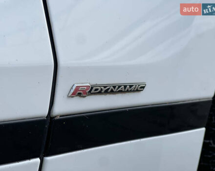 Білий Ленд Ровер Рендж Ровер Велар, об'ємом двигуна 2 л та пробігом 209 тис. км за 31999 $, фото 22 на Automoto.ua