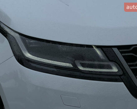 Белый Ленд Ровер Рендж Ровер Велар, объемом двигателя 3 л и пробегом 60 тыс. км за 33900 $, фото 28 на Automoto.ua