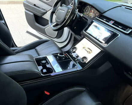 Білий Ленд Ровер Рендж Ровер Велар, об'ємом двигуна 2 л та пробігом 150 тис. км за 29900 $, фото 19 на Automoto.ua