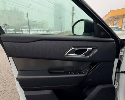 Білий Ленд Ровер Рендж Ровер Велар, об'ємом двигуна 2 л та пробігом 181 тис. км за 28500 $, фото 30 на Automoto.ua