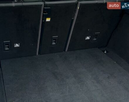 Білий Ленд Ровер Рендж Ровер Велар, об'ємом двигуна 2 л та пробігом 143 тис. км за 33500 $, фото 15 на Automoto.ua