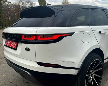 Белый Ленд Ровер Рендж Ровер Велар, объемом двигателя 2 л и пробегом 150 тыс. км за 31000 $, фото 4 на Automoto.ua