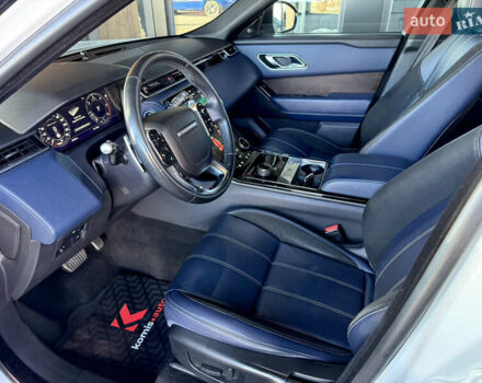 Белый Ленд Ровер Рендж Ровер Велар, объемом двигателя 2 л и пробегом 91 тыс. км за 34999 $, фото 33 на Automoto.ua