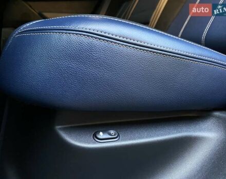 Белый Ленд Ровер Рендж Ровер Велар, объемом двигателя 2 л и пробегом 91 тыс. км за 34999 $, фото 66 на Automoto.ua