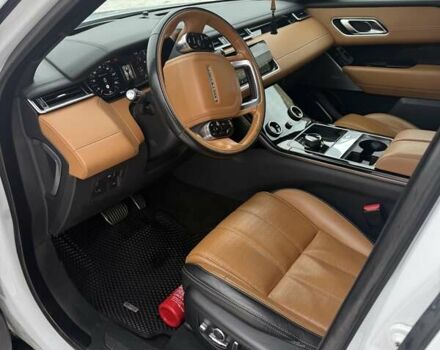 Білий Ленд Ровер Рендж Ровер Велар, об'ємом двигуна 2.99 л та пробігом 106 тис. км за 46500 $, фото 9 на Automoto.ua