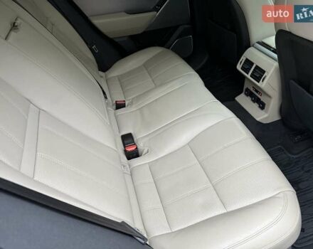 Белый Ленд Ровер Рендж Ровер Велар, объемом двигателя 3 л и пробегом 133 тыс. км за 39500 $, фото 33 на Automoto.ua